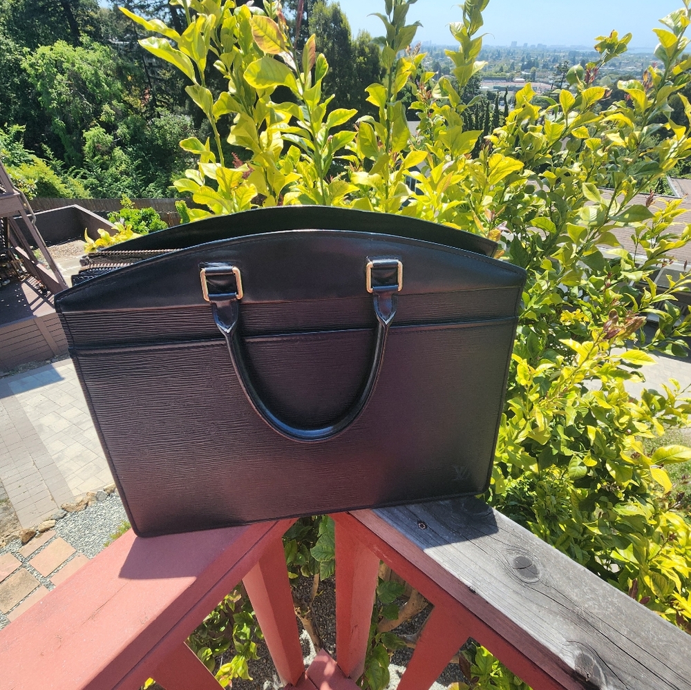 ✨️Louis Vuitton Black Epi Riveria Purse In Noir Black✨️ - Picture 9 of 12